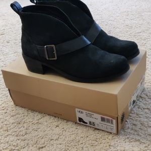 UGG black Wright booties